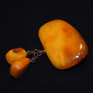 Vintage natural amber brooch